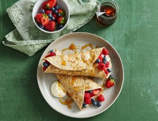 Berry wraps with maple syrup