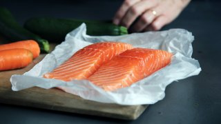 Quick-fix: Salmon, haloumi and roast vegetables